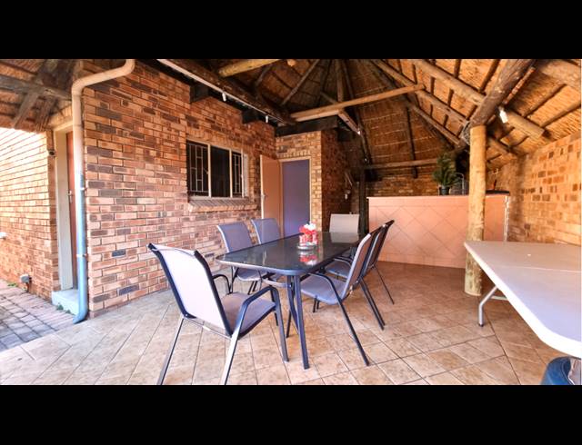 3 BEDROOM HOUSE RENTED IN MORELETA PARK